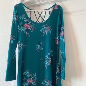 Mudd Fun, Flirty, Soft, Floral Dress w Pretty Back Cutout, Green